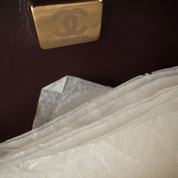 Authentic Chanel 255 - Picture 9 of 12